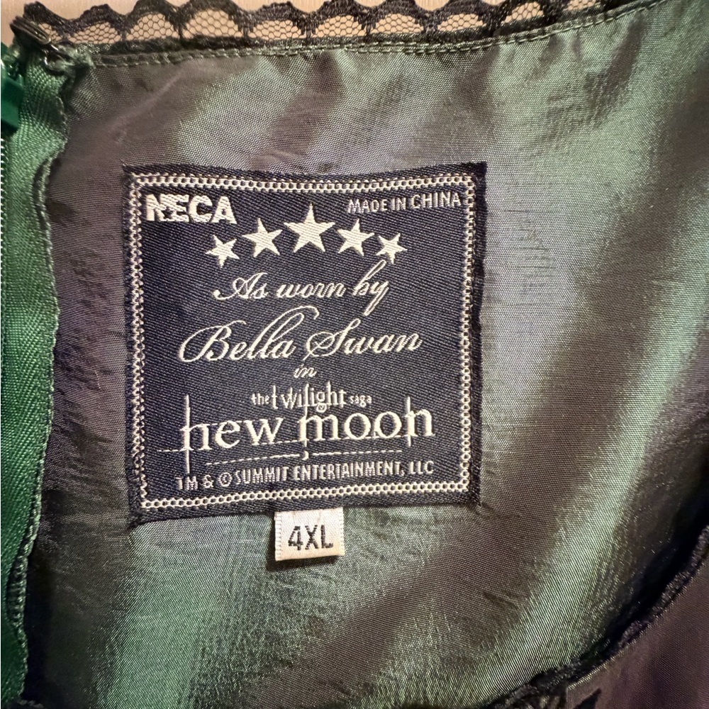 EUC Bella New Moon Twilight NECA Dress 4XL - Picture 3 of 3